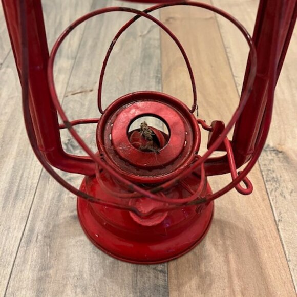 Vintage Jupiter 2 Kerosene Made in Poland Red Lantern, original, no glass dome - Picture 4 of 6